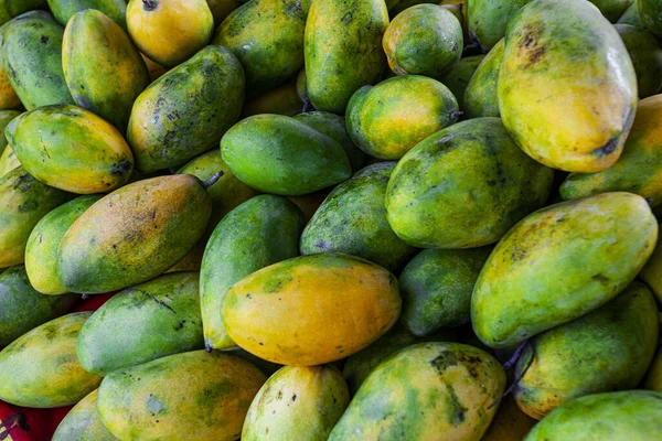 Marketteki Tatlı Mango Meyve Arkaplanı — Stok fotoğraf