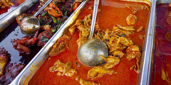 传统的马来西亚人食物 朗卡维岛空旷的市场上的午餐 — 图库照片