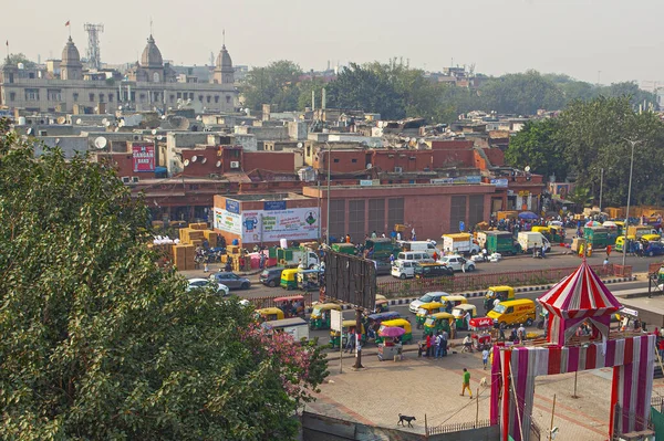 Yeni Delhi Hindistan Kasım 2019 Renkli Evler Binalar Kalabalık Kalabalık — Stok fotoğraf