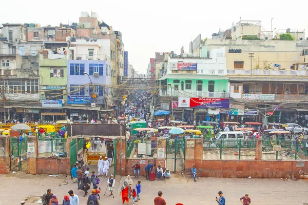 印度新德里 2019年11月21日 繁忙的市场街道 在印度新德里旧城区Jama Masjid附近有五彩缤纷的房屋 建筑和人群 — 图库照片