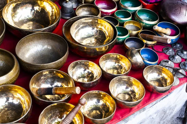 Klangschalen Aus Metall Auf Dem Markt Rishikesh — Stockfoto