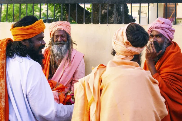 Rishikesh Uttarakhand Indien Dezember 2019 Indische Hinduistische Mönche Sadhu Rund — Stockfoto