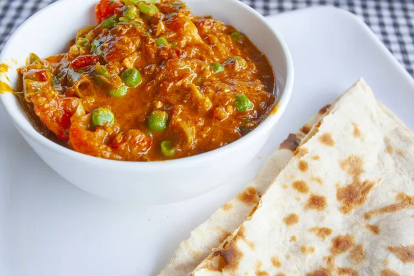 Alimentos Tradição Indiana Aromáticos Frescos Curry Vegetal Com Chapatti Roti — Fotografia de Stock