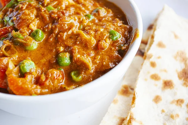 Alimentos Tradição Indiana Aromáticos Frescos Curry Vegetal Com Chapatti Roti — Fotografia de Stock