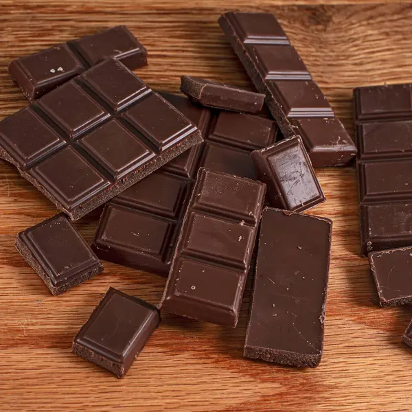 Leche Platos Chocolate Negro Fondo Madera — Foto de Stock