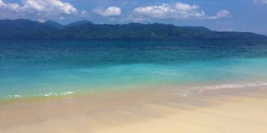 Gili Meno Adası 'ndaki inanılmaz Bali Denizi suyu