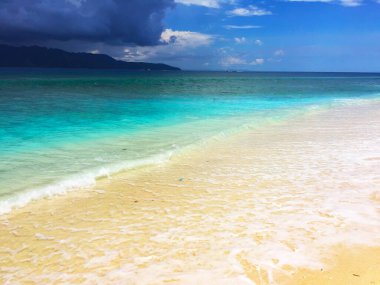 Gili Meno Adası 'ndaki inanılmaz Bali Denizi suyu