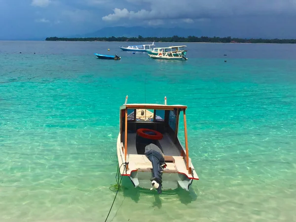 Barcos Isla Gili Meno Mar Bali Indonesia — Foto de Stock