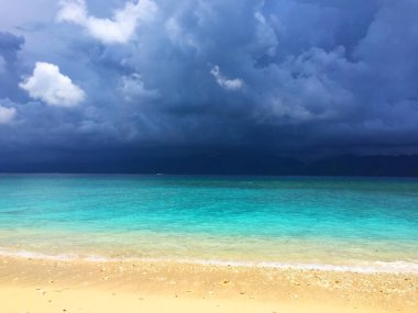 Gili Meno Adası 'ndaki inanılmaz Bali Denizi suyu