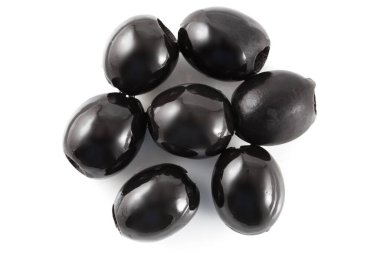 Siyah zeytin - appilatörler, beyaz arkaplanda izole edilmiş.