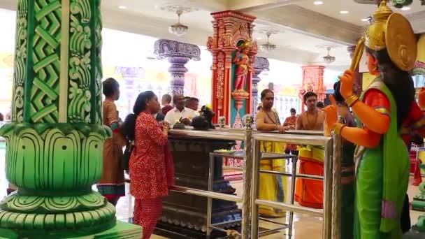 Batu Kuala Lumpur Malásia Janeiro 2020 Pessoas Famoso Templo Hindu — Vídeo de Stock