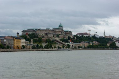 Gece Danubio Nehri Budapeşte binalar