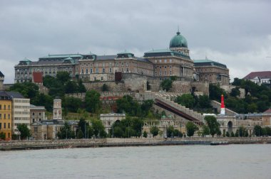 Gece Danubio Nehri Budapeşte binalar