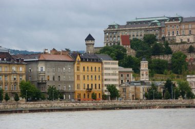 Gece Danubio Nehri Budapeşte binalar