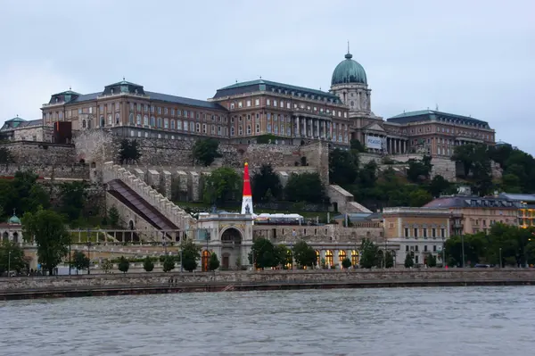 Gece Danubio Nehri Budapeşte binalar