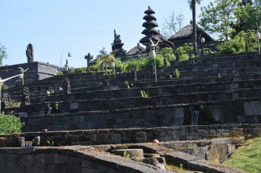 Pairi Daiza, Belçika 'nın kuzeydoğusunda büyük ve güzel bir hayvanat bahçesi.
