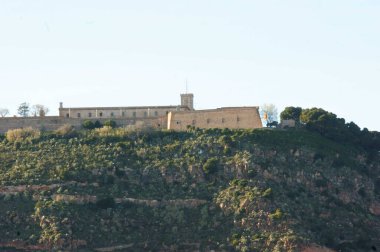 Barcellona manzarası, ayrıntılar, liman ve tarihi binalar