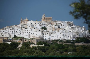 Ostuni, İtalya 'nın güneyindeki beyaz kasaba.