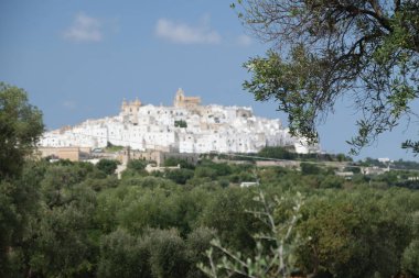 Ostuni, İtalya 'nın güneyindeki beyaz kasaba.