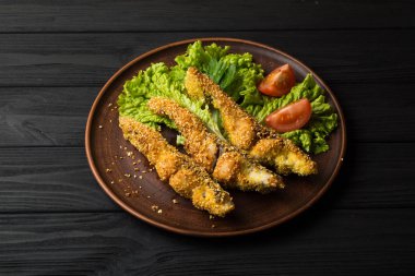 Lezzetli Fırında Balık plaka üzerinde