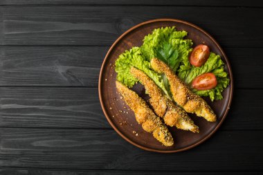 Lezzetli Fırında Balık plaka üzerinde