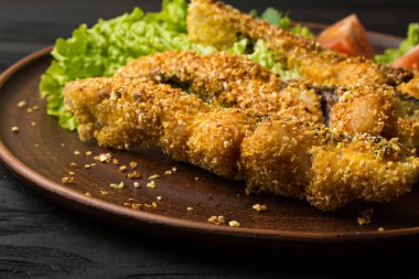 Lezzetli Fırında Balık plaka üzerinde