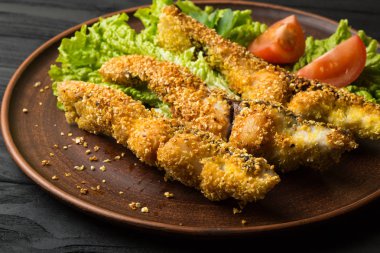 Lezzetli Fırında Balık plaka üzerinde