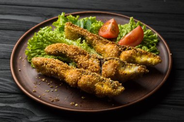 Lezzetli Fırında Balık plaka üzerinde