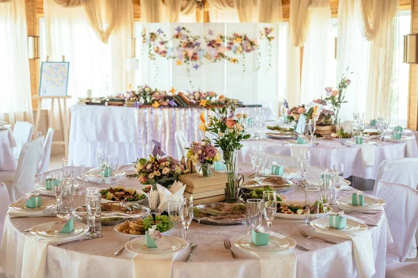 Düğün masa randevuları güzel dekorlu