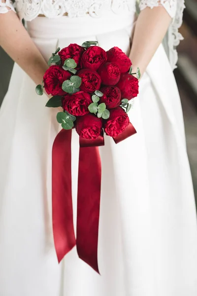 Nevěsta s kyticí, detailní záběr — Stock fotografie