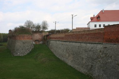 Dubno Kalesi sur parçası çalışır. Ukrayna