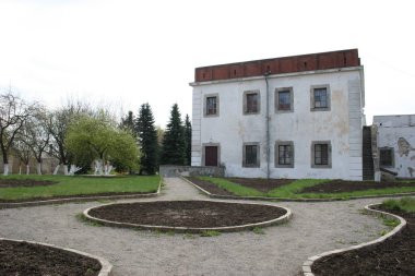 Kemaliye'nin eski bina ile Bahçe ve yeşil sokak Dubno