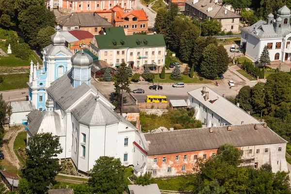 Вид сверху на городской пейзаж. Кременец, Украина. Старые — стоковое фото