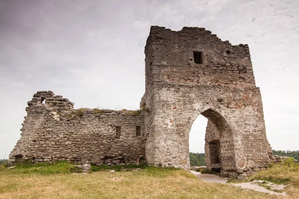 Antiche rovine del castello (XII secolo), Cremeneti, regione di Ternopil, Ucraina — Foto Stock