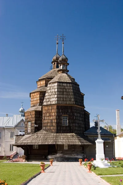 Деревянная церковь в Черткове, Украина — стоковое фото
