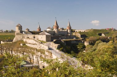 Kamianets-Podilskyi kalede görünümüne yaz