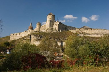 Kamianets-Podilskyi kalede görünümüne yaz