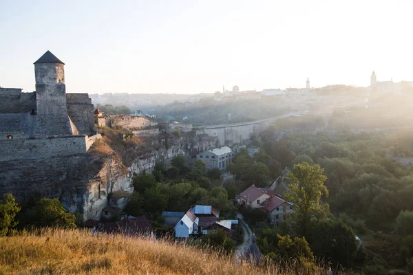 Sommaren Visa slott i Kamianets-Podilskyi — Stockfoto