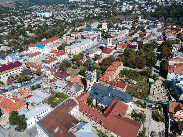 Luchtfoto van Kamianets-Mohelerpodolsc stad in Oekraïne — Stockfoto