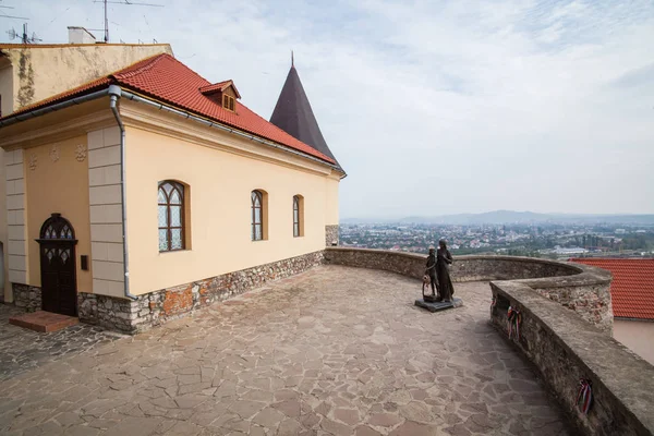 Замок Паланок Xi століття. Мукачеве, Україна — стокове фото