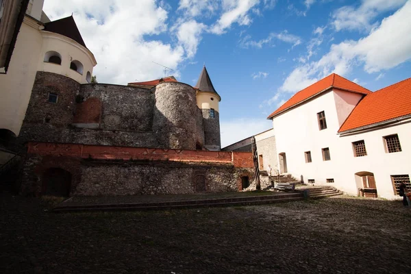 Mukacheve - Ucrania, 26 de julio de 2009: Castillo de Palanok siglo XI —  Fotos de Stock