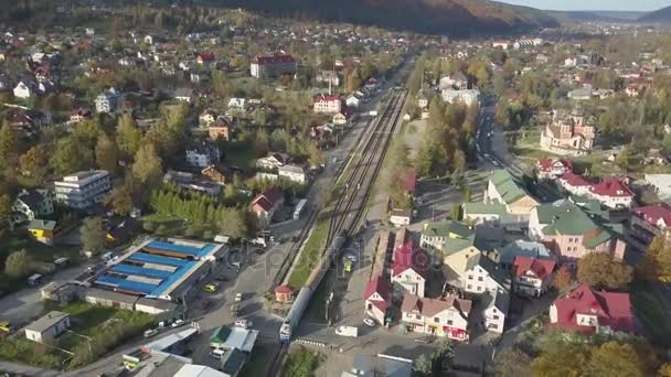 Letecký Pohled Podzimní Karpatské Města Jaremče Slunečný Den Ukrajina — Stock video