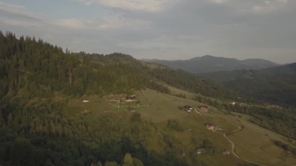 Blick Auf Das Orthodoxe Kloster Karpatendorf Dzembronya Ukraine — Stockvideo