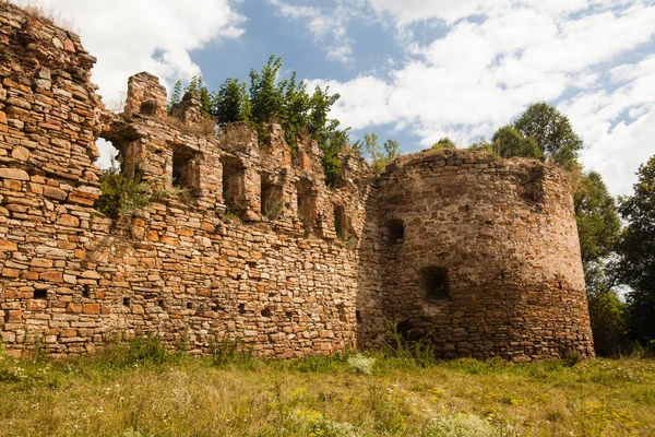 Руины древнего замка — стоковое фото