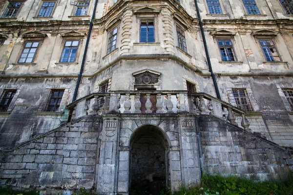 Altes palastschloss pidhirci in ukraine — Stockfoto