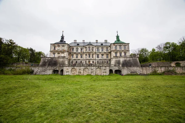 Vecchio castello di palazzo Pidhirci in ucraina — Foto Stock