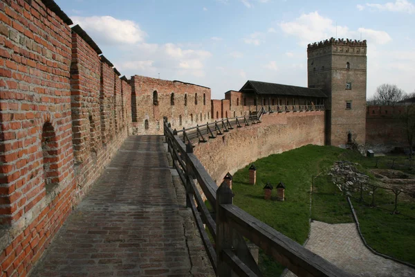 Vista del Castillo de Lubart o del Alto Castillo de Lutsk . —  Fotos de Stock