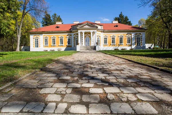 ウクライナのサムチキ村の宮殿と公園のアンサンブル「サムチキ」 — ストック写真