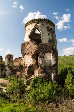 Chervonograd Köyü eski bir kale kalıntıları. Ukrai