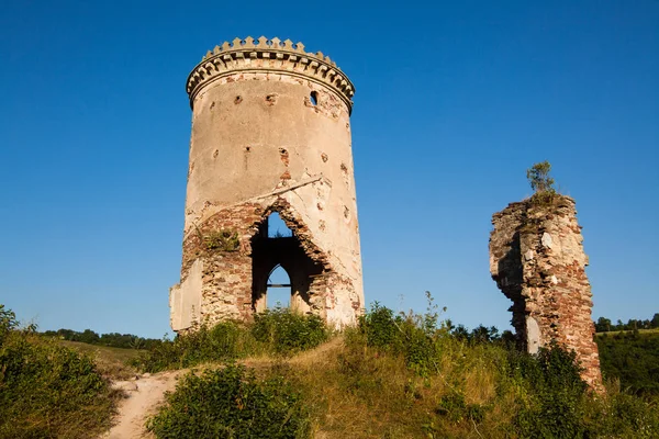 Руины старого замка в селе Червоноград. Мбаппе — стоковое фото